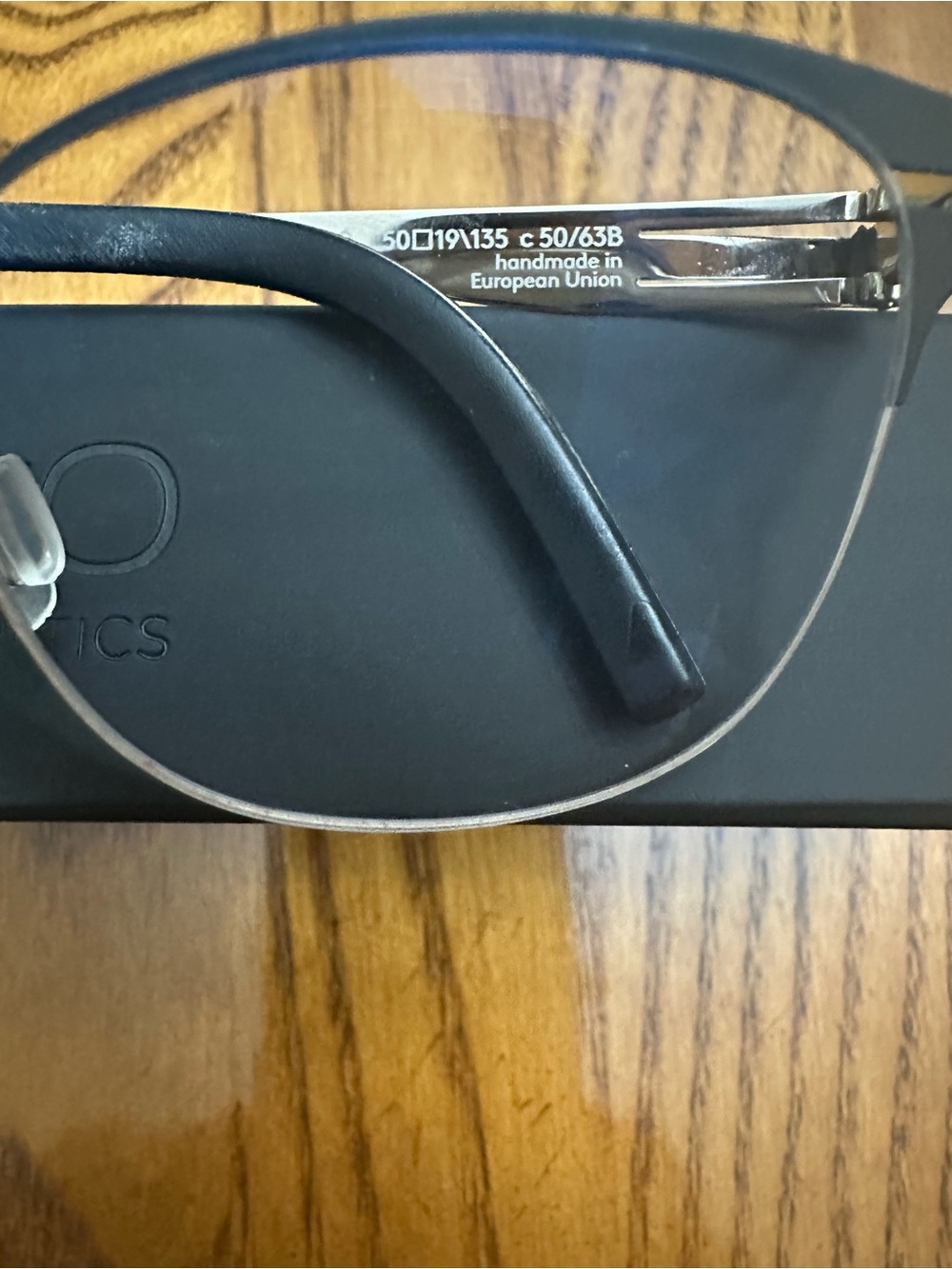 OVVO Optics Women’s Frame with OVVO Case - Picture 4 of 5